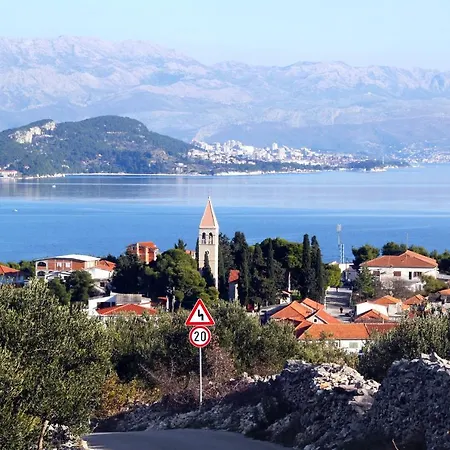 Apartment Apartments By The Sea Slatine, Ciovo - 12274